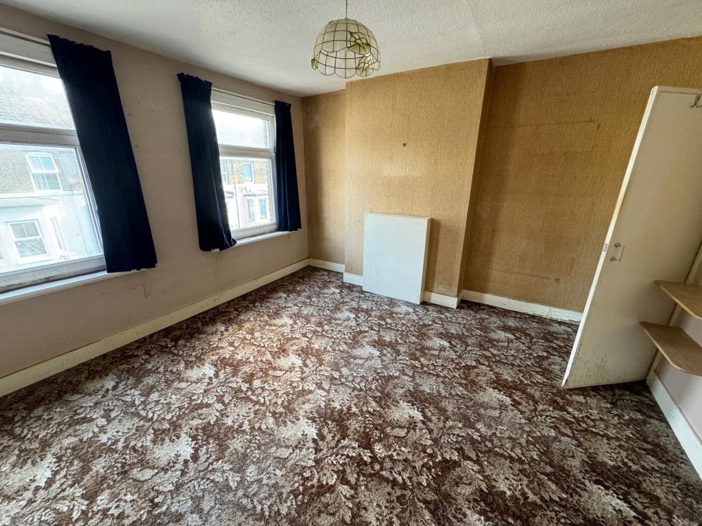 Lot: 104 - TERRACE HOUSE FOR IMPROVEMENT - Bedroom Two